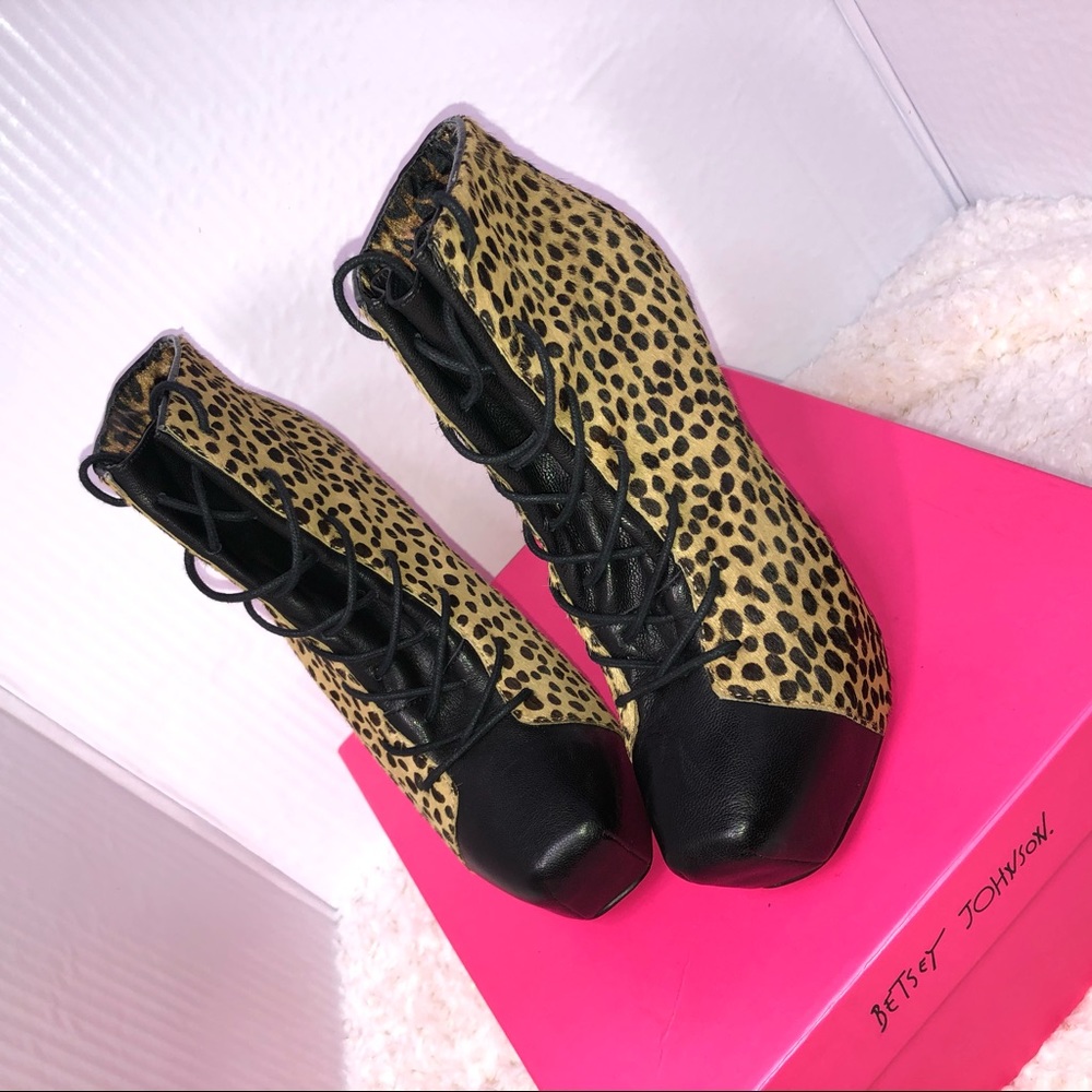 Short Boot with Heel